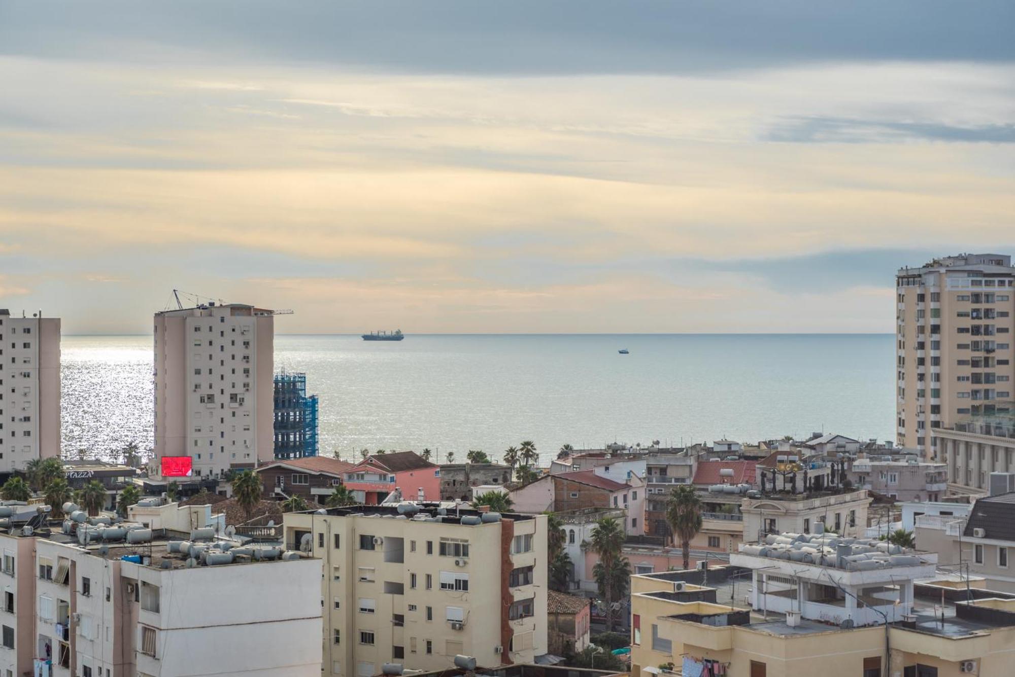 Sky Apartments Durres Exterior photo